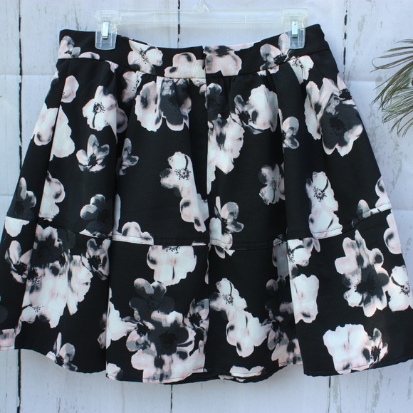 Express Dresses & Skirts - Express Skirt Black Floral Print